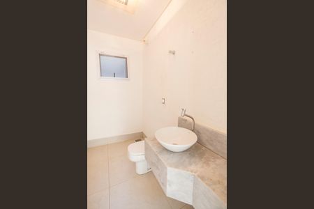 Casa de condomínio para alugar com 310m², 4 quartos e 3 vagasLavabo