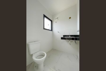 Casa de condomínio à venda com 68m², 2 quartos e 2 vagasBanheiro da Suíte 2