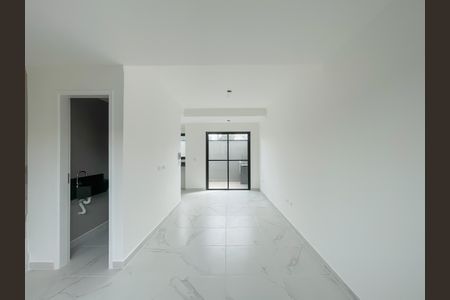 Casa de condomínio à venda com 67m², 2 quartos e 2 vagas Casa de condomínio à venda com 67m², 2 quartos e 2 vagasSala