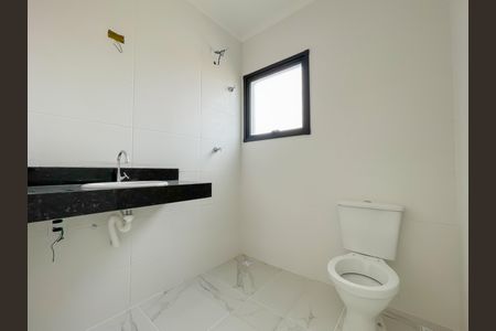 Casa de condomínio à venda com 67m², 2 quartos e 2 vagas Casa de condomínio à venda com 67m², 2 quartos e 2 vagasBanheiro da Suíte 1
