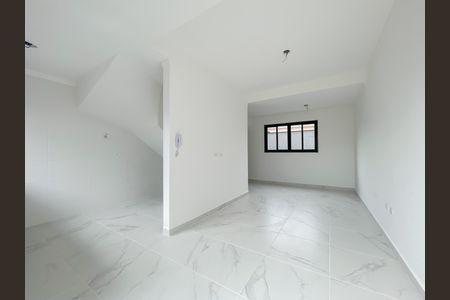 Sala de casa de condomínio à venda com 2 quartos, 67m² em Vila Osasco, Osasco