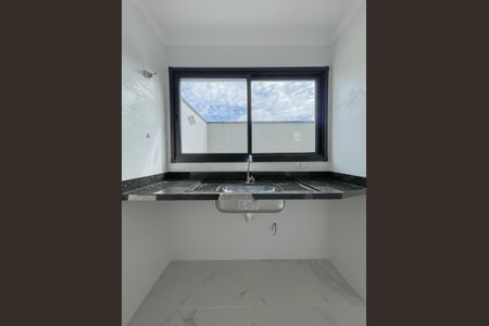 Casa de condomínio à venda com 68m², 2 quartos e 2 vagasCozinha