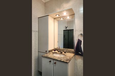 Casa à venda com 222m², 4 quartos e 4 vagas Casa à venda com 222m², 4 quartos e 4 vagasBanheiro da Suíte