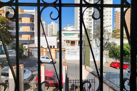 Casa à venda com 222m², 4 quartos e 4 vagas Casa à venda com 222m², 4 quartos e 4 vagasVista do Quarto 2