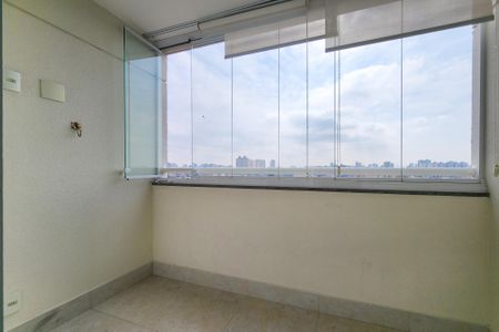 Apartamento à venda com 54m², 2 quartos e 1 vaga Apartamento à venda com 54m², 2 quartos e 1 vagaVaranda