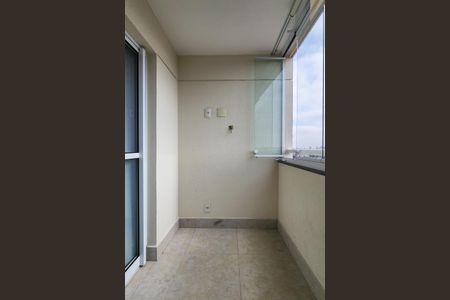 Apartamento à venda com 54m², 2 quartos e 1 vaga Apartamento à venda com 54m², 2 quartos e 1 vagaVaranda