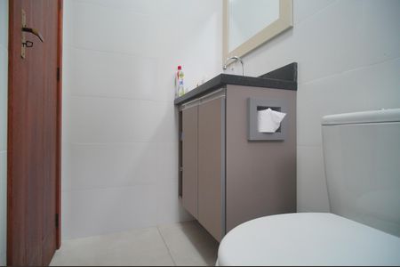 Casa de condomínio à venda com 60m², 2 quartos e 2 vagasBanheiro