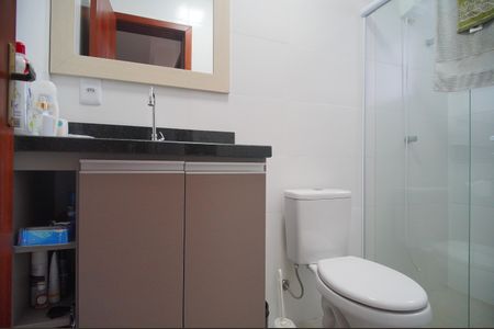 Casa de condomínio à venda com 60m², 2 quartos e 2 vagasBanheiro