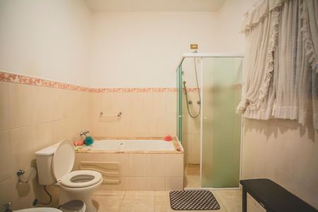 Casa à venda com 200m², 3 quartos e 2 vagasBanheiro