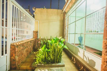 Casa à venda com 200m², 3 quartos e 2 vagasGaragem / Jardim