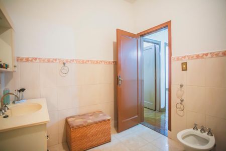 Casa à venda com 200m², 3 quartos e 2 vagasBanheiro