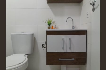 Banheiro de apartamento para alugar com 1 quarto, 27m² em Jardim Mirante, São Paulo