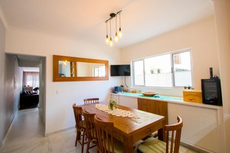 Casa à venda com 250m², 3 quartos e 4 vagasCopa