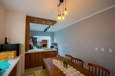 Casa à venda com 250m², 3 quartos e 4 vagasCopa