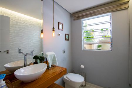 Casa à venda com 250m², 3 quartos e 4 vagasLavabo