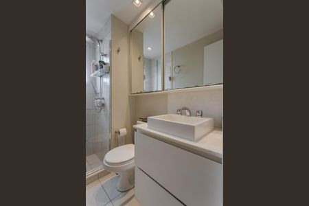 Apartamento à venda com 81m², 2 quartos e 1 vaga Apartamento à venda com 81m², 2 quartos e 1 vagaBanheiro da Suíte