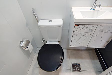 Apartamento à venda com 60m², 3 quartos e sem vagaBanheiro 