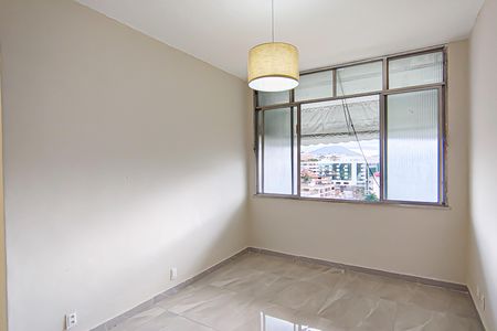 Sala de apartamento à venda com 3 quartos, 60m² em Pechincha, Rio de Janeiro