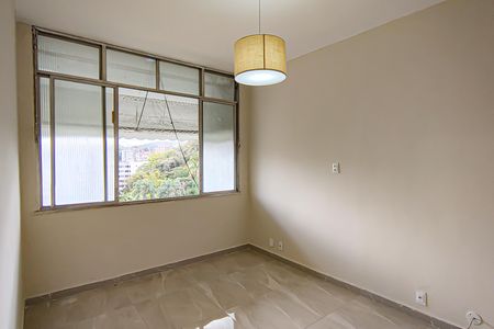 Sala de apartamento à venda com 3 quartos, 60m² em Pechincha, Rio de Janeiro