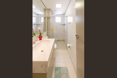 Apartamento à venda com 115m², 3 quartos e 3 vagas Apartamento à venda com 115m², 3 quartos e 3 vagasBanheiro social