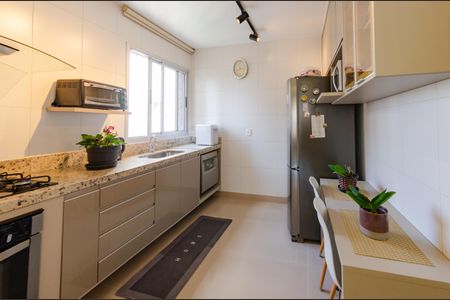 Apartamento à venda com 115m², 3 quartos e 3 vagas Apartamento à venda com 115m², 3 quartos e 3 vagasCozinha