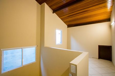 Casa à venda com 125m², 3 quartos e 2 vagas Casa à venda com 125m², 3 quartos e 2 vagasSótão