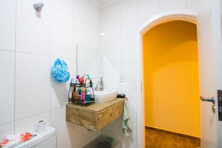 Casa à venda com 125m², 3 quartos e 2 vagas Casa à venda com 125m², 3 quartos e 2 vagasBanheiro social