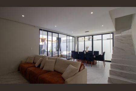 Sala de casa de condomínio à venda com 4 quartos, 214m² em Vargem Pequena, Rio de Janeiro