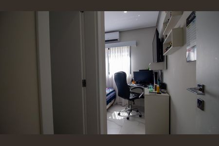 Casa de condomínio à venda com 214m², 4 quartos e 2 vagas Casa de condomínio à venda com 214m², 4 quartos e 2 vagasSuíte 3