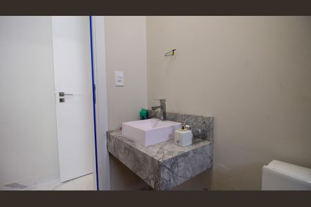 Casa de condomínio à venda com 214m², 4 quartos e 2 vagas Casa de condomínio à venda com 214m², 4 quartos e 2 vagasBanheiro da Suíte 4