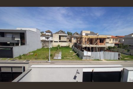 Casa de condomínio à venda com 214m², 4 quartos e 2 vagas Casa de condomínio à venda com 214m², 4 quartos e 2 vagasVaranda da Suíte 1