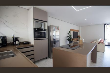 Casa de condomínio à venda com 214m², 4 quartos e 2 vagas Casa de condomínio à venda com 214m², 4 quartos e 2 vagasCozinha