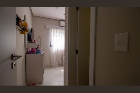 Casa de condomínio à venda com 214m², 4 quartos e 2 vagas Casa de condomínio à venda com 214m², 4 quartos e 2 vagasSuíte 2