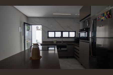 Casa de condomínio à venda com 214m², 4 quartos e 2 vagas Casa de condomínio à venda com 214m², 4 quartos e 2 vagasCozinha