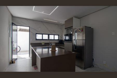 Casa de condomínio à venda com 214m², 4 quartos e 2 vagas Casa de condomínio à venda com 214m², 4 quartos e 2 vagasCozinha