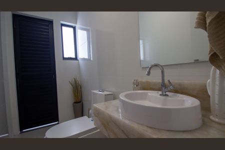 Casa de condomínio à venda com 214m², 4 quartos e 2 vagas Casa de condomínio à venda com 214m², 4 quartos e 2 vagasLavabo