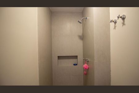 Casa de condomínio à venda com 214m², 4 quartos e 2 vagas Casa de condomínio à venda com 214m², 4 quartos e 2 vagasBanheiro da Suíte 2