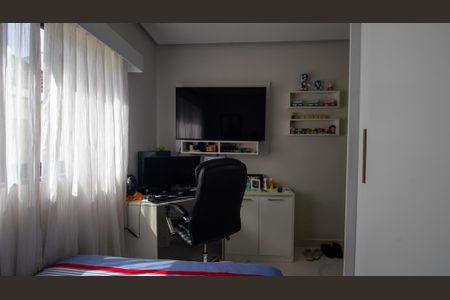 Casa de condomínio à venda com 214m², 4 quartos e 2 vagas Casa de condomínio à venda com 214m², 4 quartos e 2 vagasSuíte 3