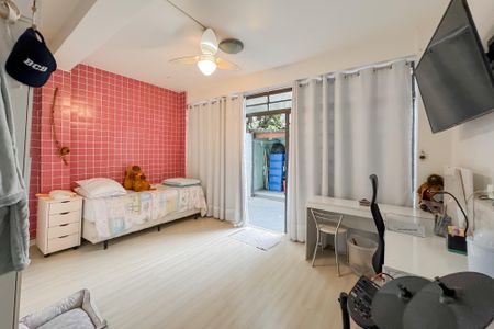 Casa à venda com 160m², 4 quartos e sem vaga Casa à venda com 160m², 4 quartos e sem vagaQuarto 4