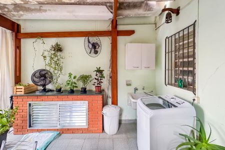 Casa à venda com 160m², 4 quartos e sem vaga Casa à venda com 160m², 4 quartos e sem vagaÁrea de Serviço 1