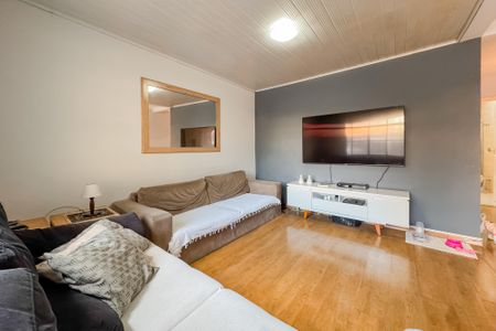 Casa à venda com 160m², 4 quartos e sem vaga Casa à venda com 160m², 4 quartos e sem vagaSala