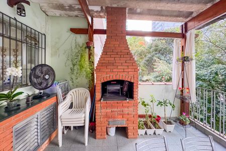 Casa à venda com 160m², 4 quartos e sem vaga Casa à venda com 160m², 4 quartos e sem vagaChurrasqueira