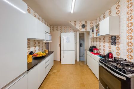 Casa à venda com 160m², 4 quartos e sem vaga Casa à venda com 160m², 4 quartos e sem vagaCozinha