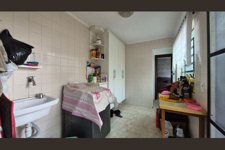 Casa à venda com 180m², 3 quartos e 2 vagasLavanderia