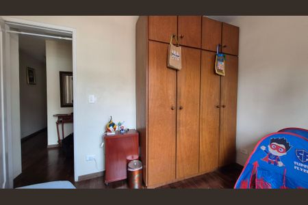 Casa à venda com 180m², 3 quartos e 2 vagasQuarto