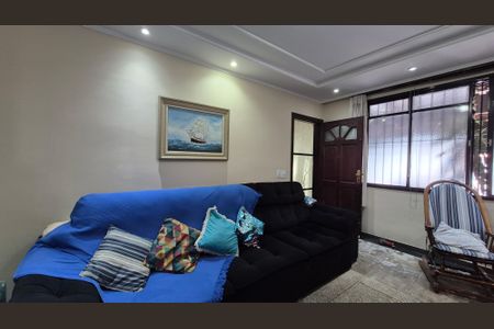 Casa à venda com 180m², 3 quartos e 2 vagasSala