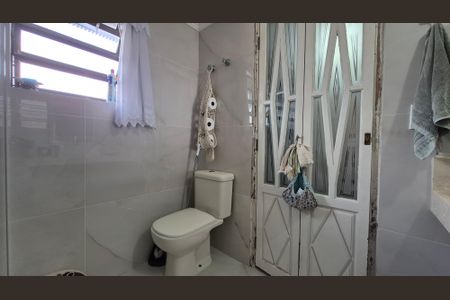 Casa à venda com 180m², 3 quartos e 2 vagasBanheiro da suíte