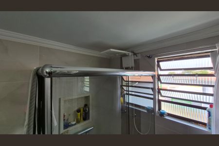 Casa à venda com 180m², 3 quartos e 2 vagasBanheiro da suíte