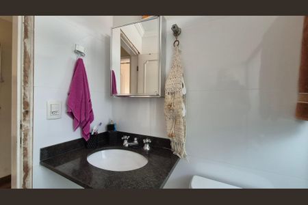 Casa à venda com 180m², 3 quartos e 2 vagasBanheiro