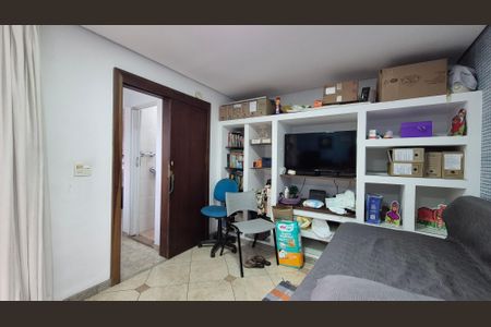 Casa à venda com 180m², 3 quartos e 2 vagasQuarto de serviço